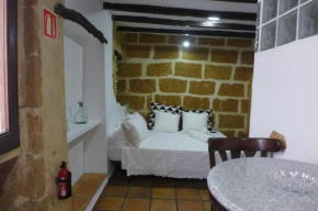 No.5B - Lovely Studio Apt with A/C in the centre of the old town, Javea